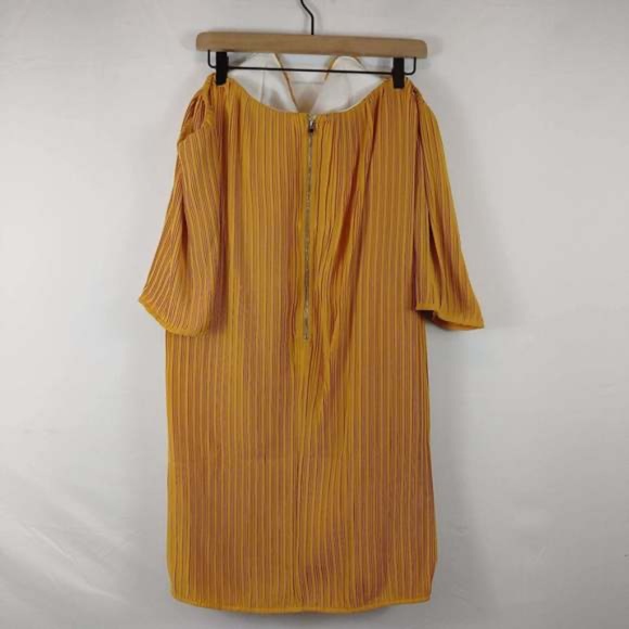 Elliatt Revolve Marigold Dress off shoulder long sleeve pleated dress Large - Picture 3 of 5